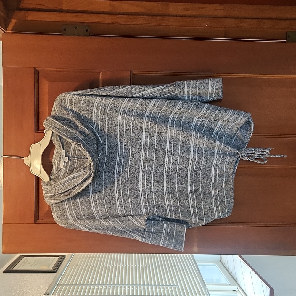 Green envelope soft baggy comfy 3/4 sleeve shirt with tie